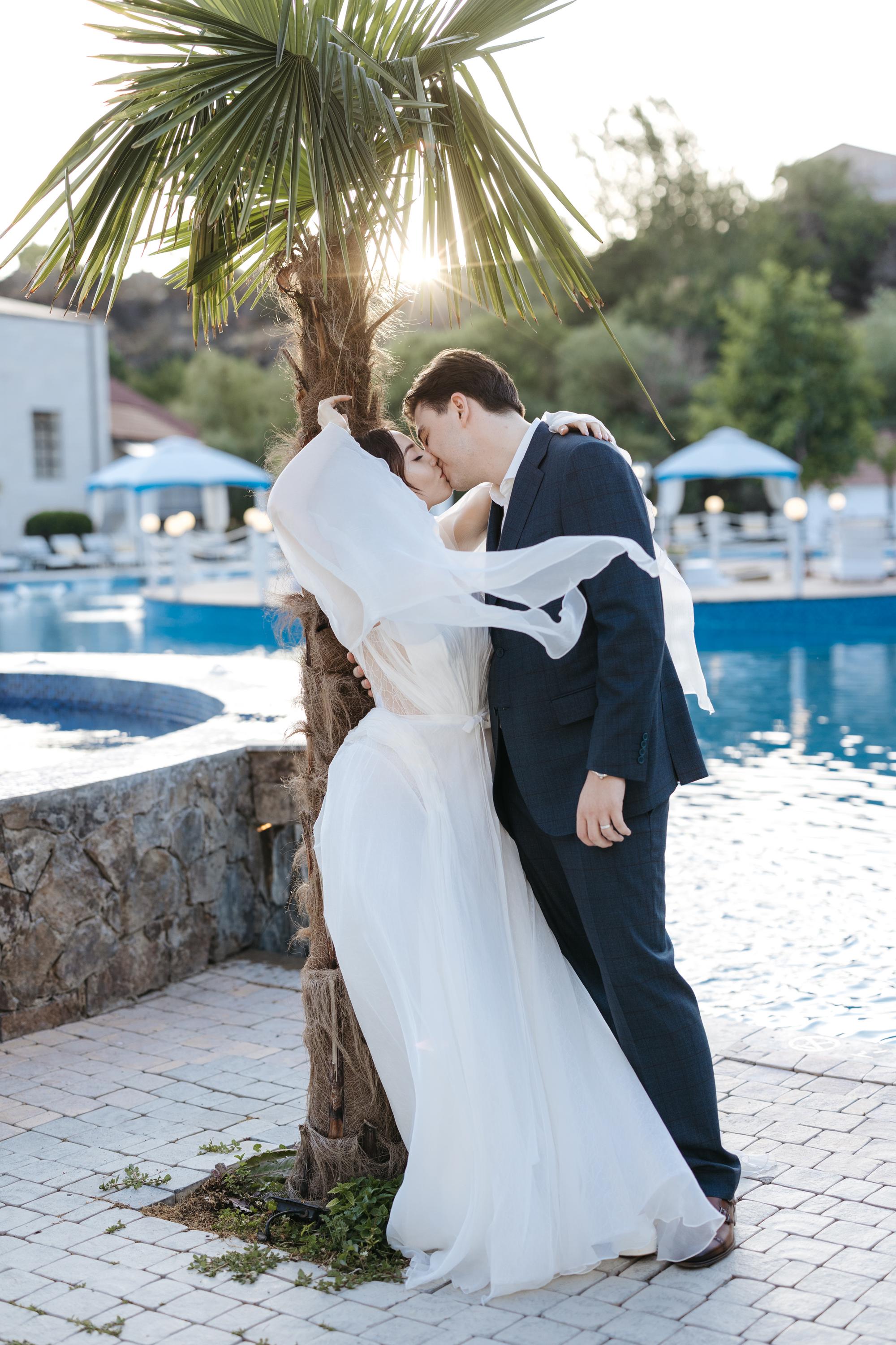 Norayr Avagyan: Candid & Fine Art Wedding Photographer in Italy | Specializing in destination weddings at Lake Como, Puglia, Amalfi Coast, and Tuscany. Capture timeless moments with a blend of documentary and artistic elegance.