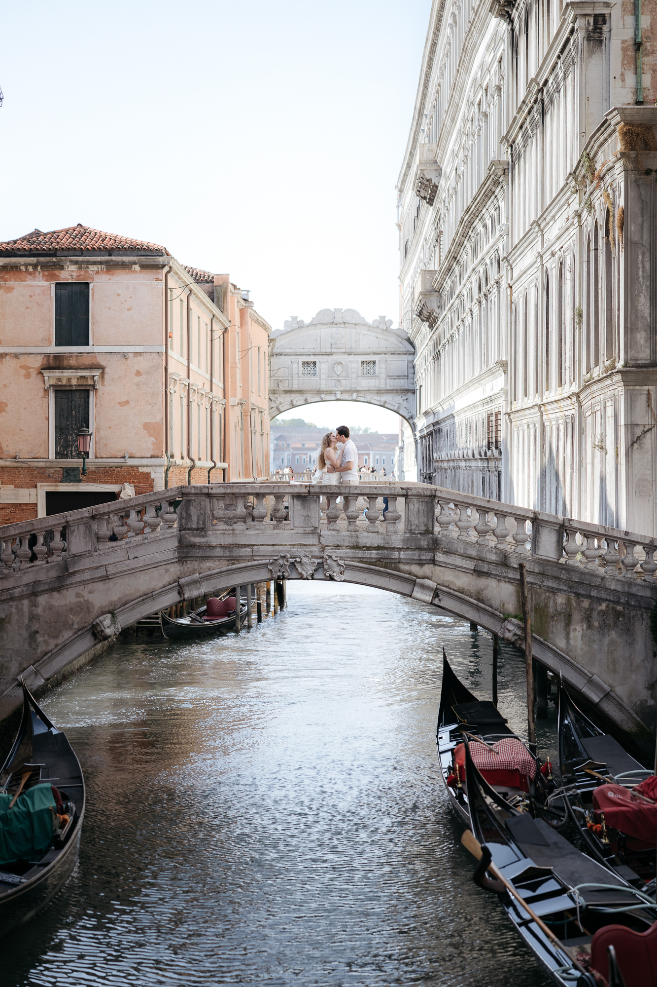 Norayr Avagyan: Candid & Fine Art Wedding Photographer in Italy | Specializing in destination weddings at Lake Como, Puglia, Amalfi Coast, and Tuscany. Capture timeless moments with a blend of documentary and artistic elegance.