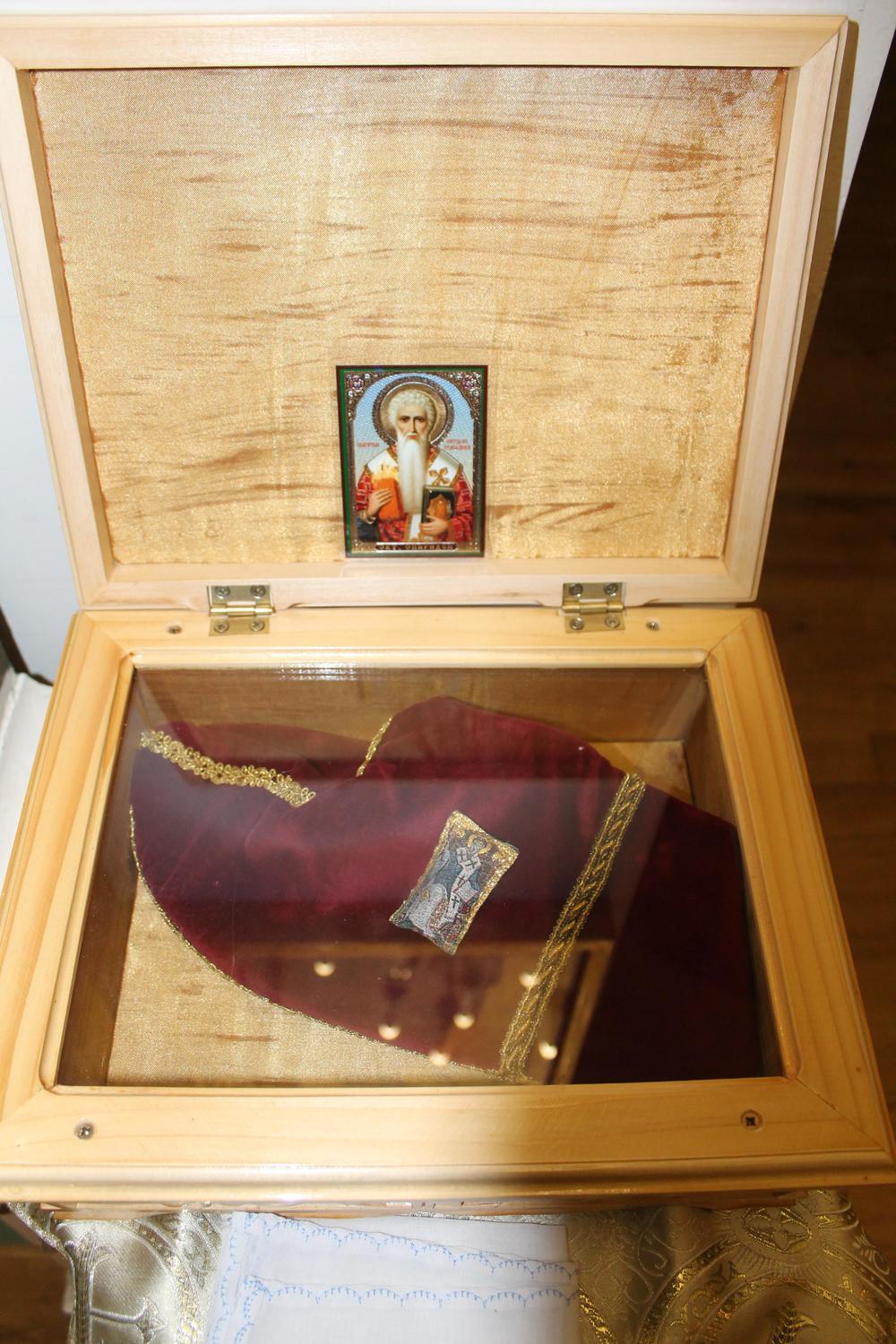 В храме установлен ковчег с сапожком святителя Спиридона Тримифунтского
