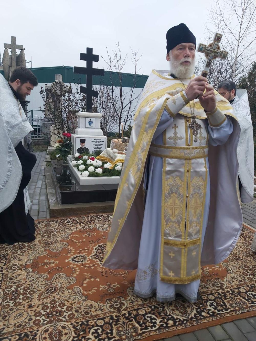 Заупокойное богослужение в 7-ю годовщину блаженной кончины настоятеля храма  Всех Святых протоиерея Вячеслава Цешковского (+2014)