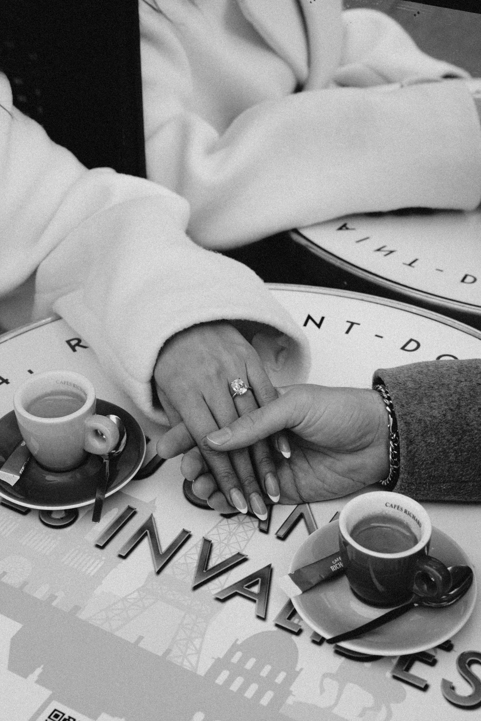 Engagement photographer in Paris Anya Parsley