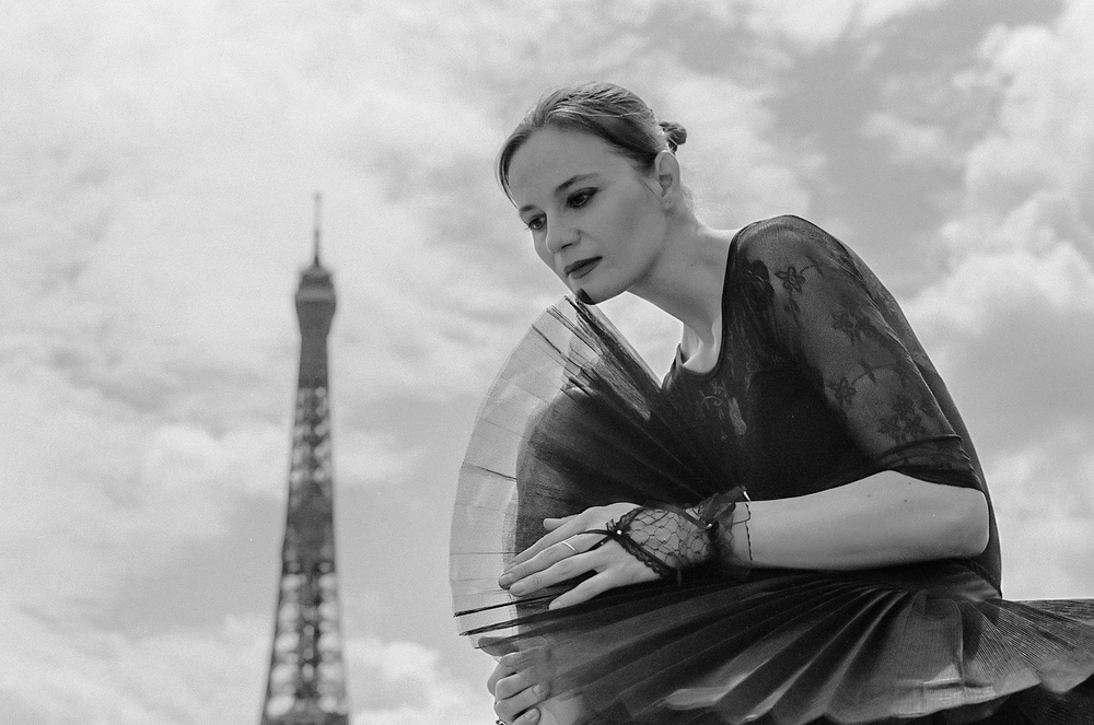 portraits for ballerina in Paris book a photographer