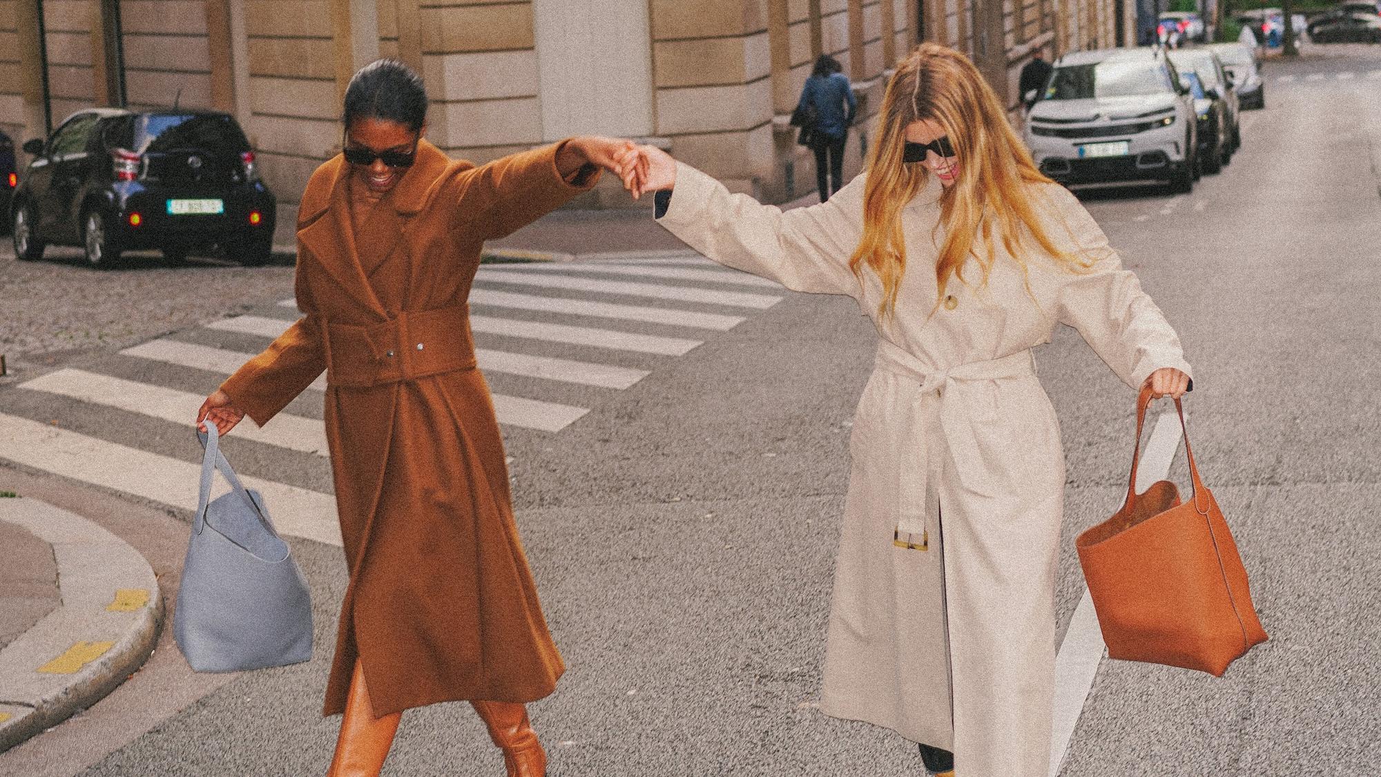Paris fashion photographer capturing lifestyle shots in Paris.