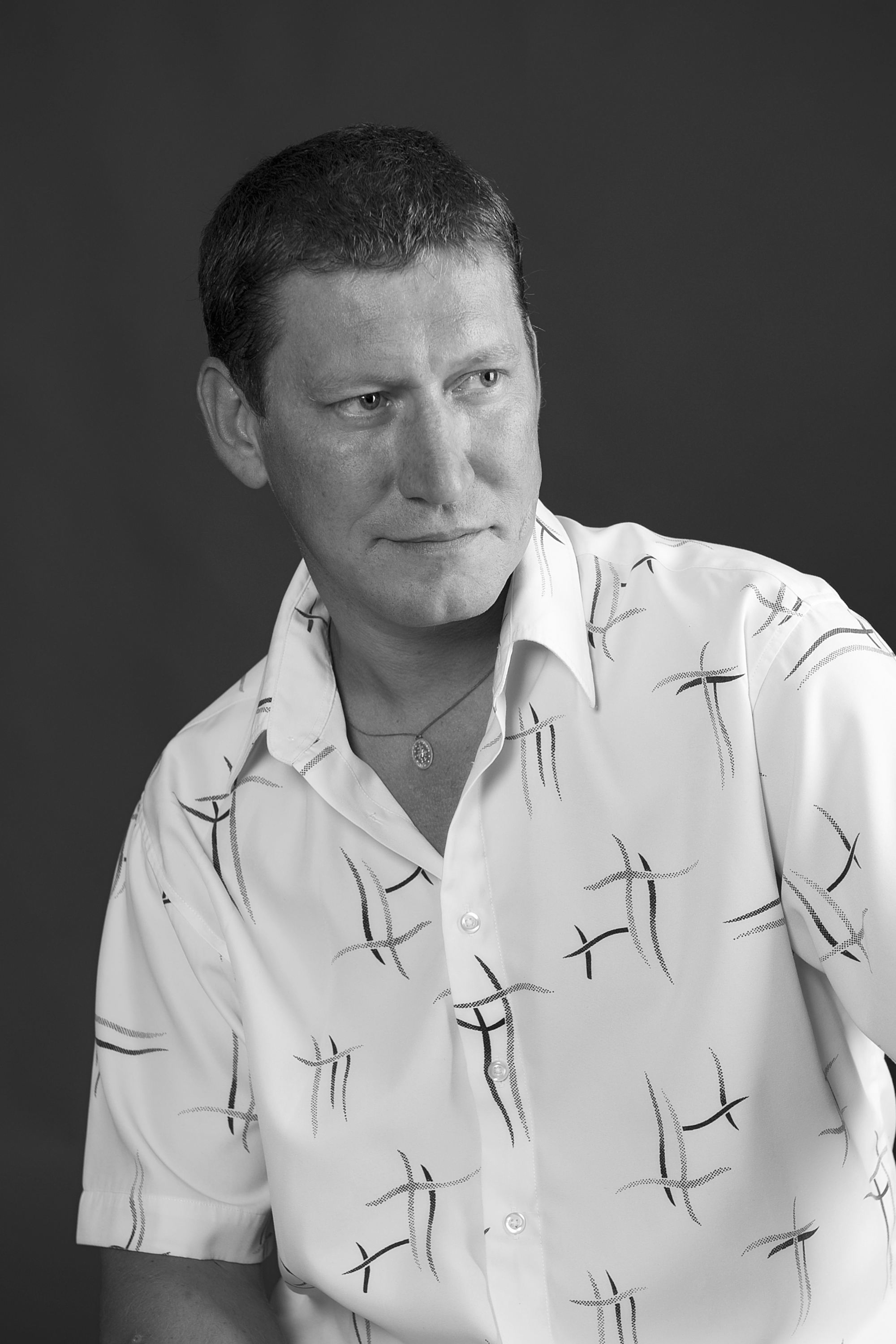 Сергей Маевский автор и исполнитель песен в жанре русский шансон, Официальн...