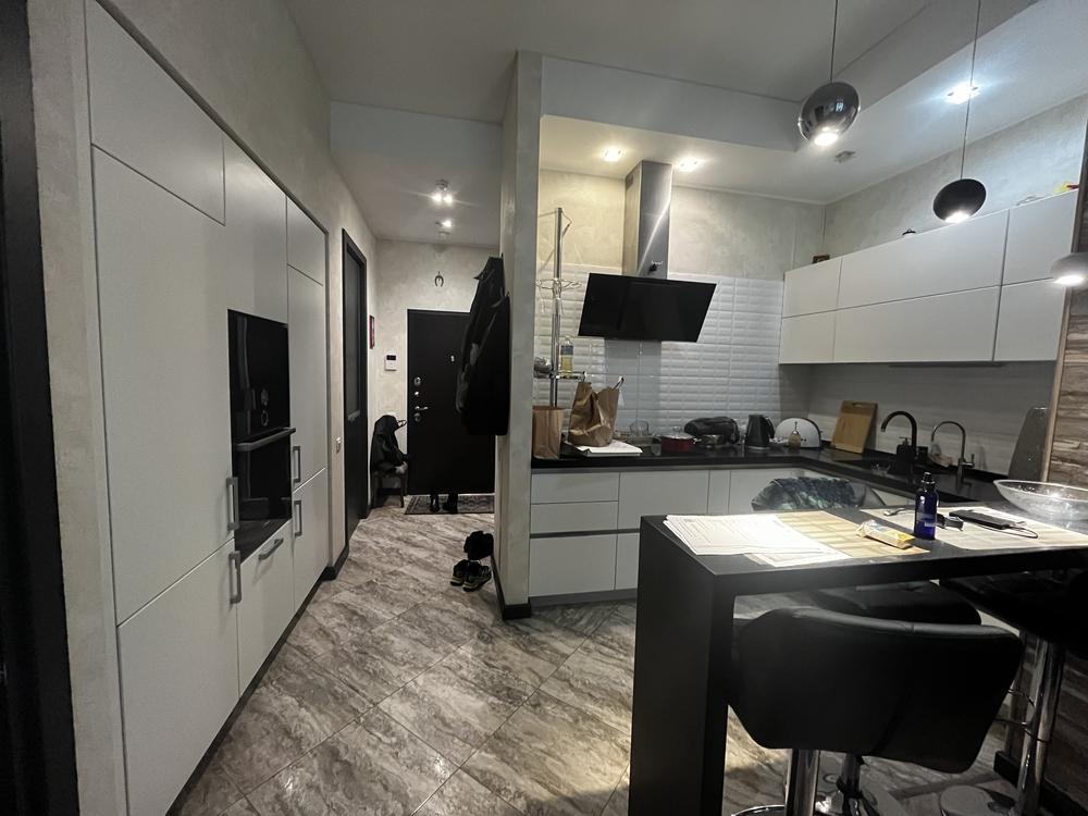 Владелец квартиры больше не мог сдавать ее за 100 тысяч в месяц ...